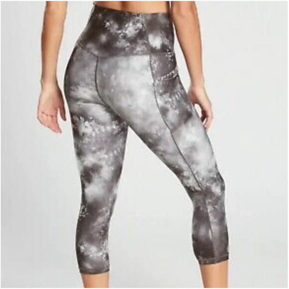Athleta Salutation Stash Pocket II Capri Leggings in Gray Tie Dye Size XSP - Picture 2 of 11